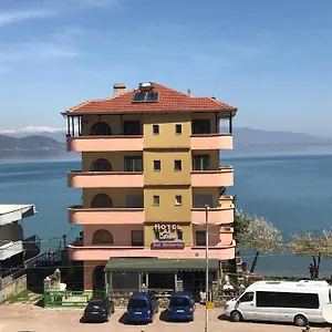 Hotel Restorant Leza, Lini