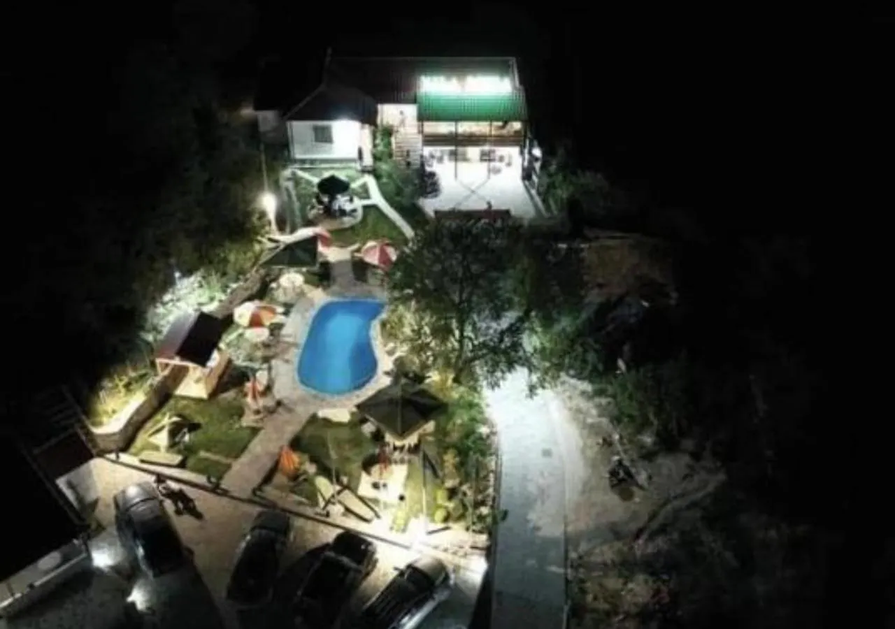 Vila Sofia Gllava - Resort Memaliaj Guest house